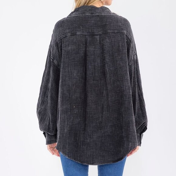 BiBi  Button Up Washed Shirt Shacket With Pockets in Ash Wash Black - Picture 2 of 8